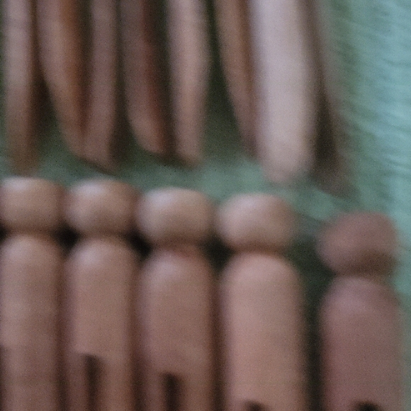 Vintage Roundhead Wooden Clothespins - Set Of 20 - Picture 3 of 4
